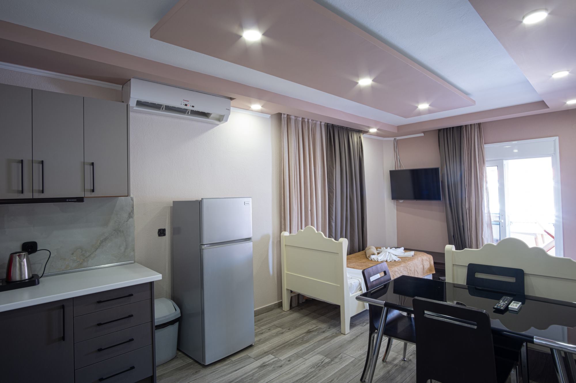 Tiara Holidays - Hotel Dionysos - Apartment with Sea View - living room
